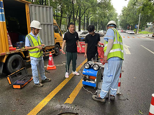 CCTV pipe inspection robots
